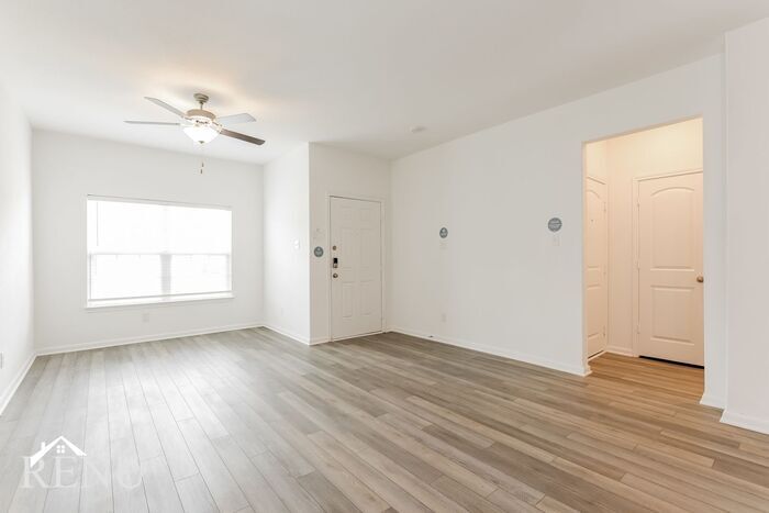 Building Photo - 2935 Jackson Smt