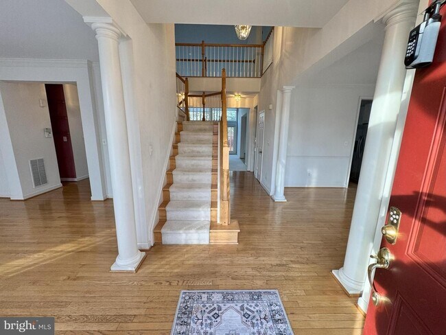 Building Photo - A rare opportunity to experience spacious, sophisticated living in a premier location.
