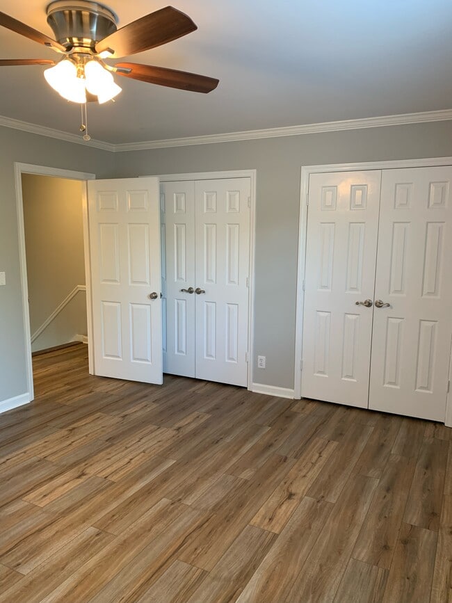 Building Photo - 830 Brentwood Pointe
