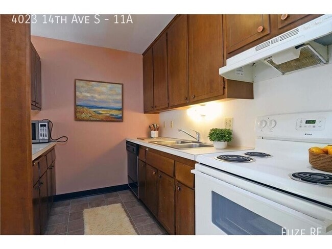 Building Photo - 4023 14th Ave S