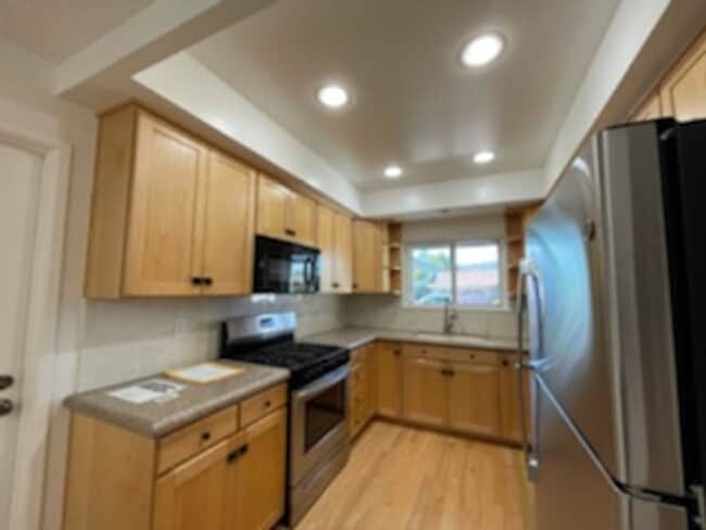 Building Photo - Adorable Home with Lots of Upgrades!