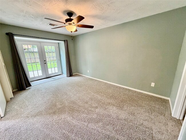 Building Photo - 19335 Diversion Dr