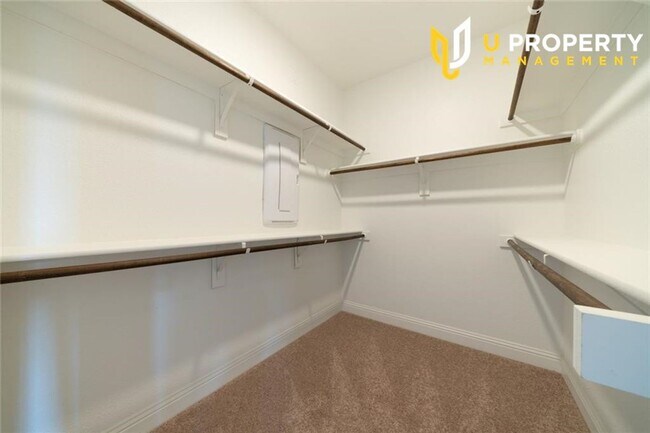 Building Photo - Luxary & Energy Saving TownHome,