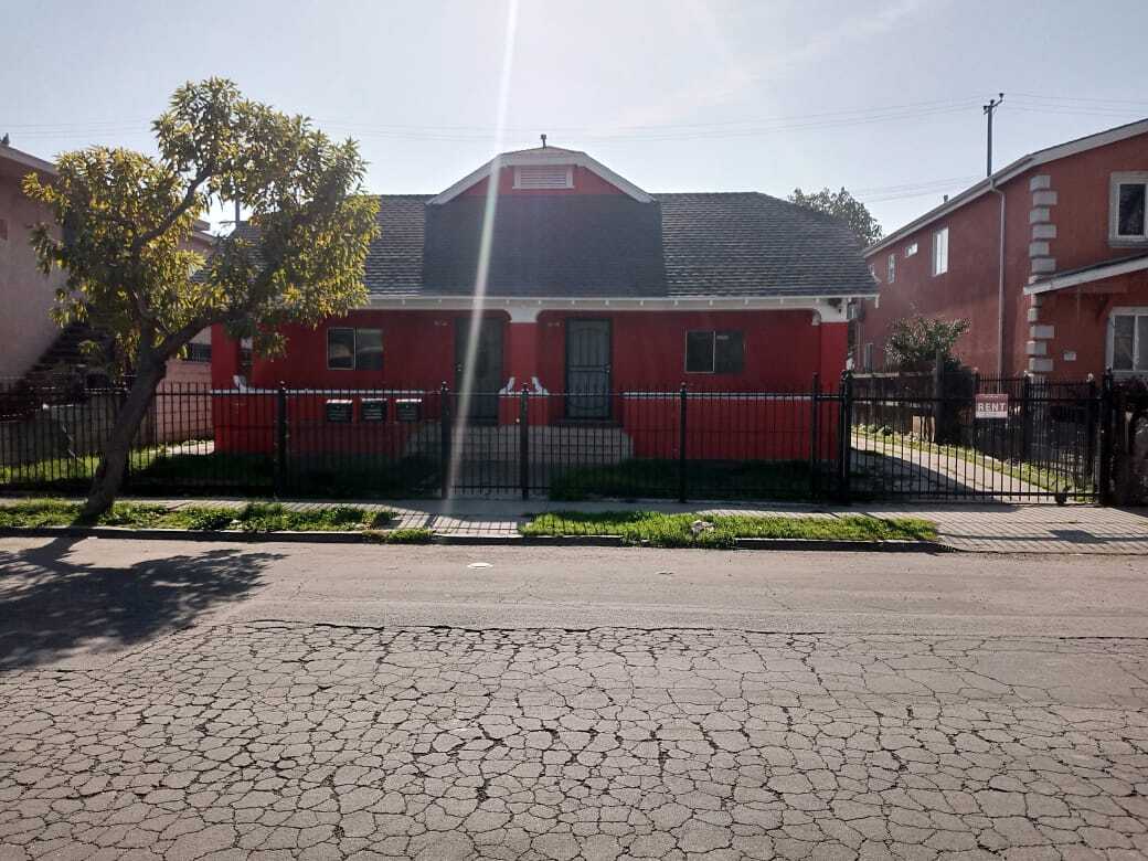 Building Photo - 632 W 78th St