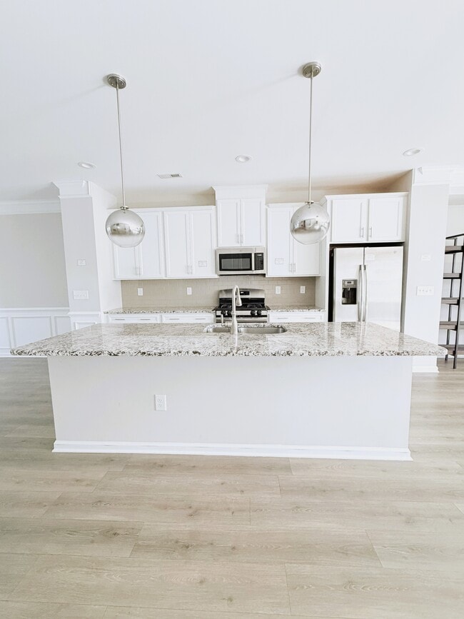 Building Photo - 939 Haybeck Ln