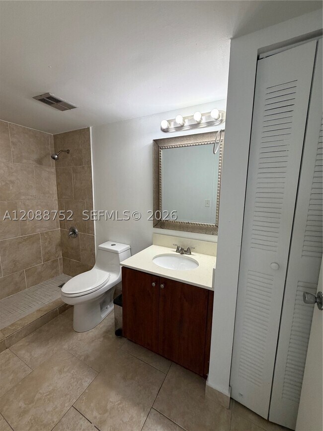 Building Photo - 7425 SW 152nd Ave