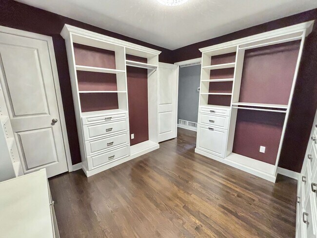 Building Photo - BEAUTIFUL Property in Marietta!