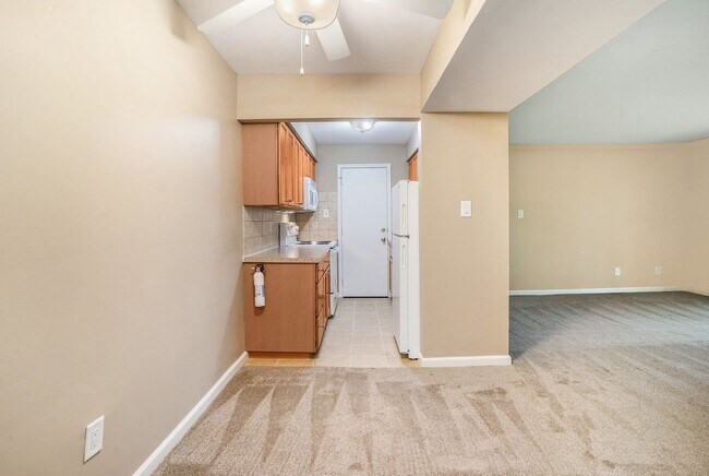 Building Photo - Almont Terrace Apartments