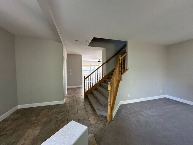Building Photo - 2310 Madrid Dr