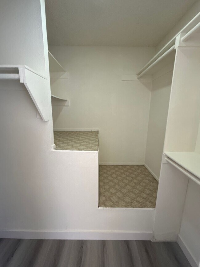 Building Photo - Most Desirable North Alhambra Condo Right Across from City Hall and Walking to Alhambra HS