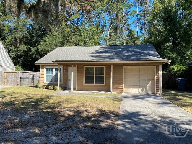 Primary Photo - 136 Quail Hollow Dr