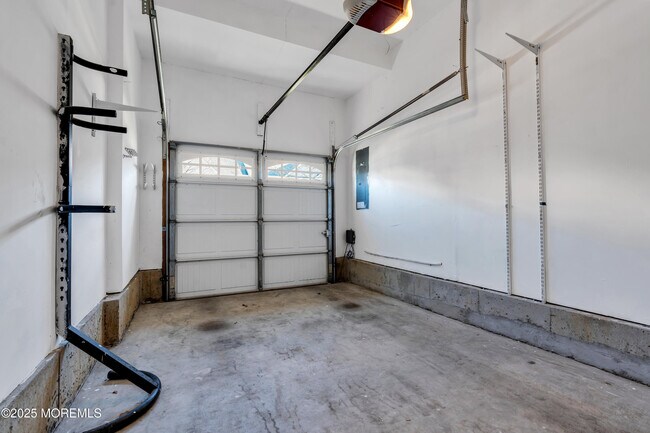 Building Photo - 12 Coral Place