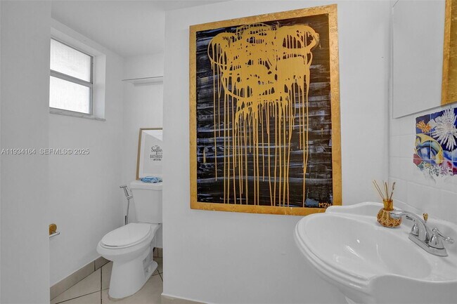 Building Photo - 1780 NE 191st St