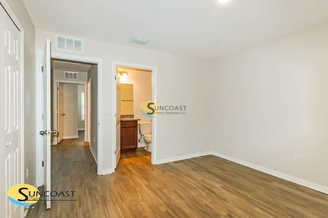 Building Photo - 9359 N Mendoza Way