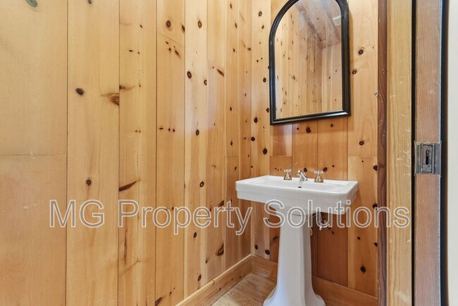 Building Photo - 5151 Nicasio Valley Rd