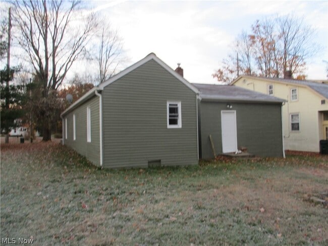 Building Photo - 15794 Grove St