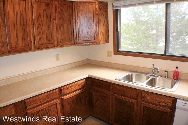 Building Photo - 2 br, 1.5 bath House - 673 Westwinds Drive