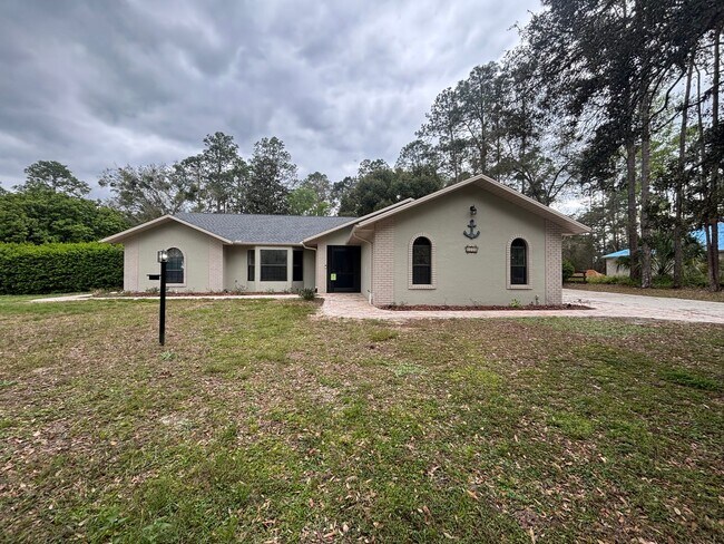 Building Photo - Charming 3-Bedroom Home with Pool & Upgrades in Hernando, FL