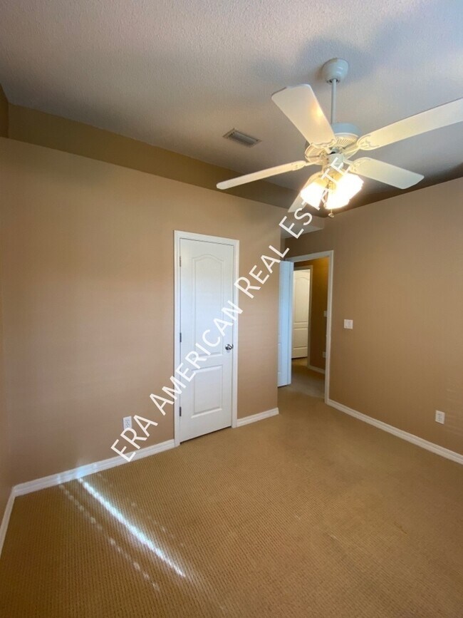 Building Photo - 1922 Everglades Dr