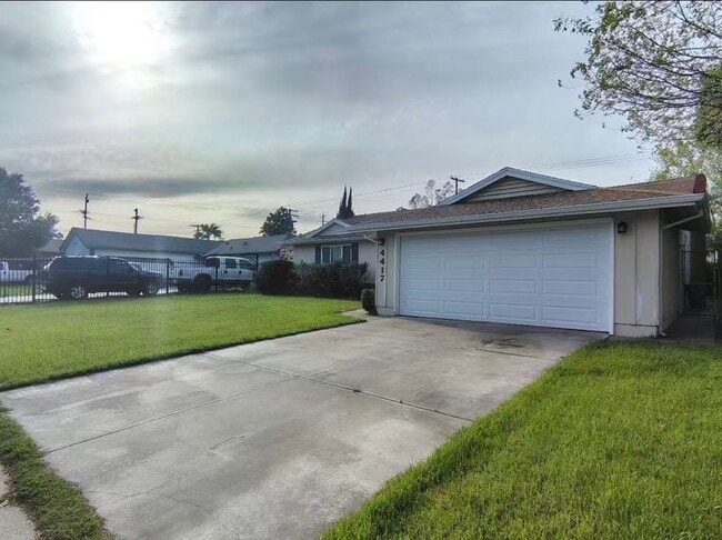 Building Photo - 4417 A Pkwy