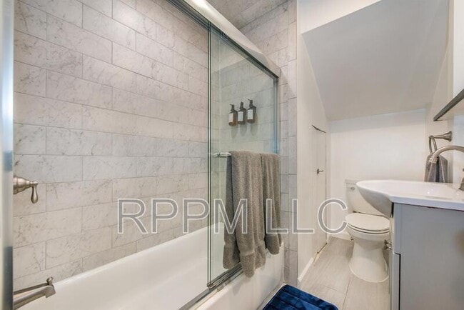 Building Photo - 146 Sussex St