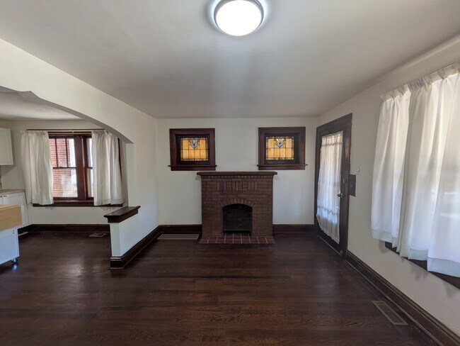 Building Photo - 5046 Miami St