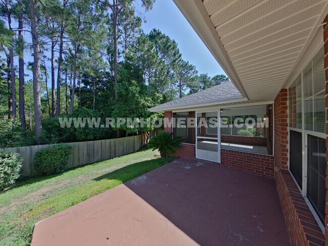 Building Photo - Beautiful Home with New Appliances in Quie...