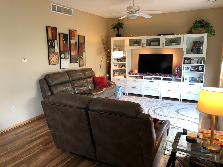 Building Photo - 2156 Willow Trail