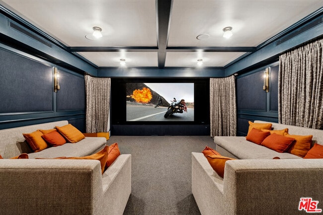 Building Photo - 458 Toyopa Dr