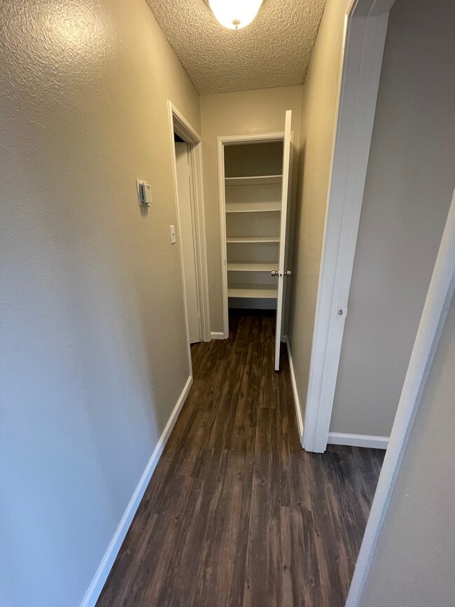 Building Photo - 5500 Foothill Garden Ct