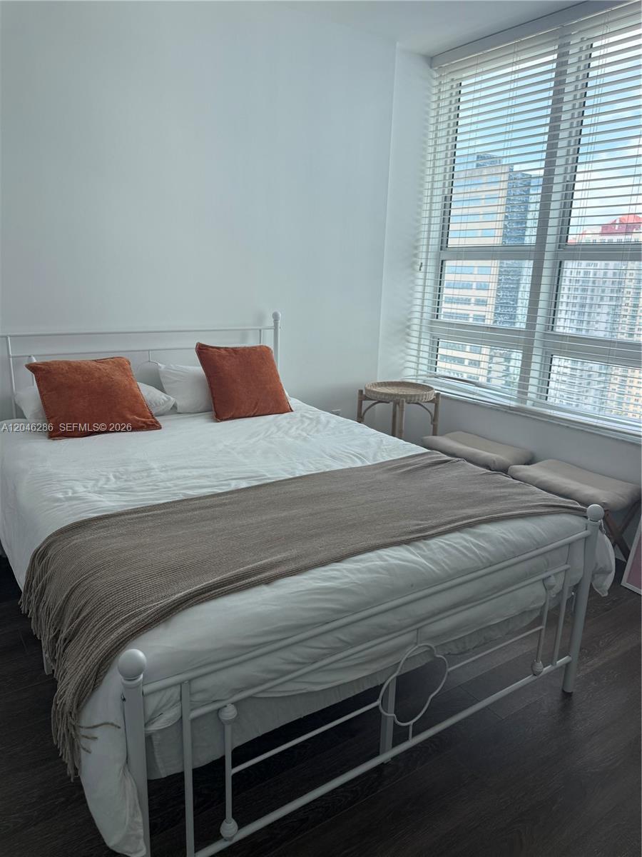 Building Photo - 950 Brickell Bay Dr