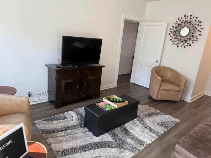 Building Photo - 441 Manor Pl NW