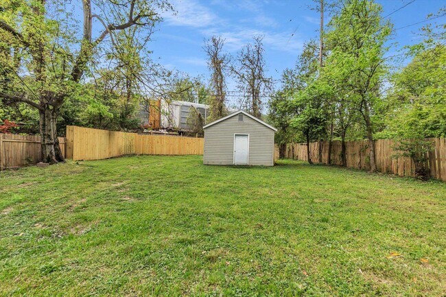 Building Photo - 2031 Central Ave