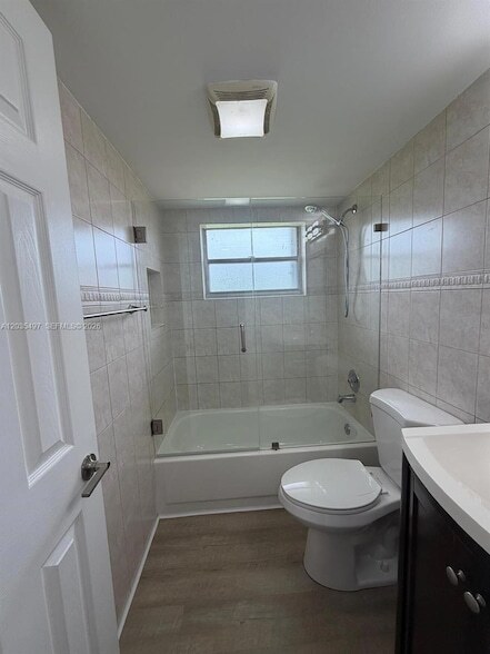 Building Photo - 8443 Royal Palm Blvd
