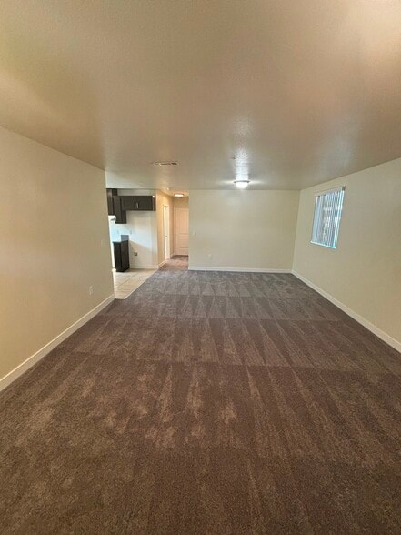 Building Photo - 347 E 107th St