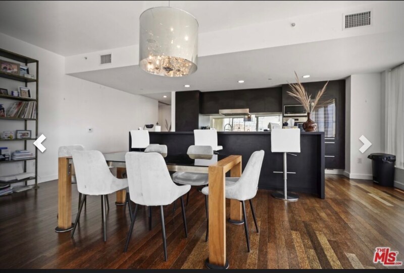 Building Photo - 6250 Hollywood Blvd