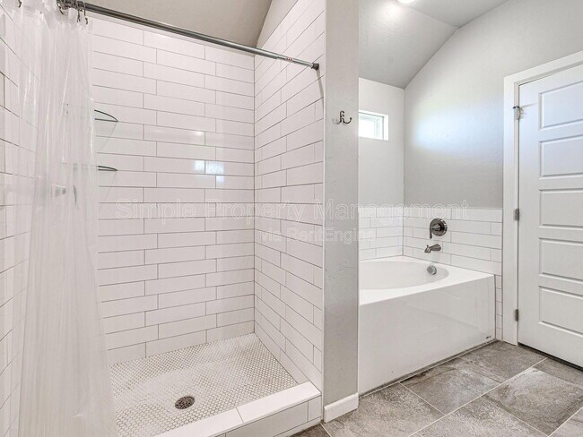 Building Photo - 400 Fallview Ct