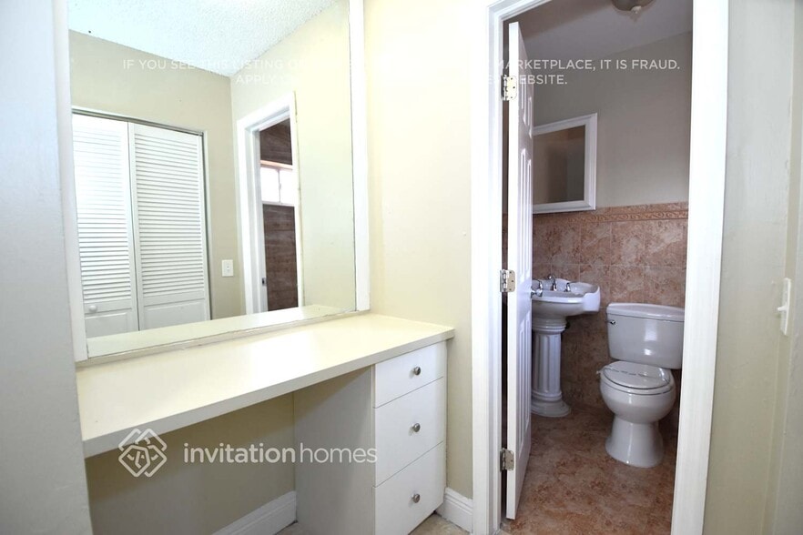 Building Photo - 7550 W 30th Ave