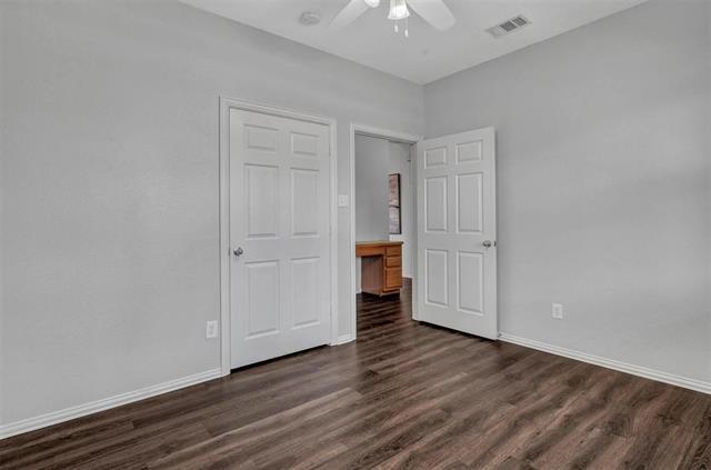 Building Photo - 1601 Long Prairie Ct