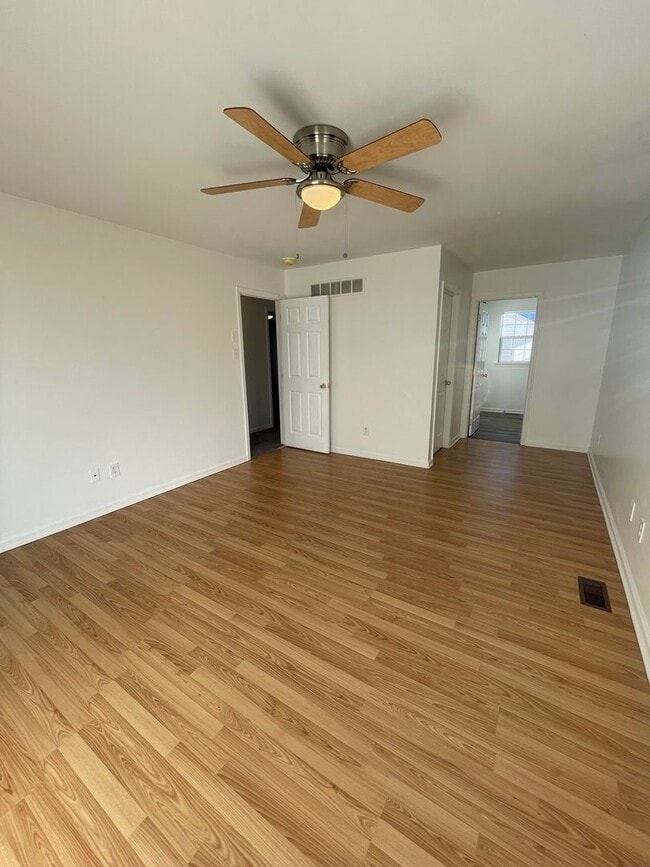 Building Photo - 106 Country Run Dr