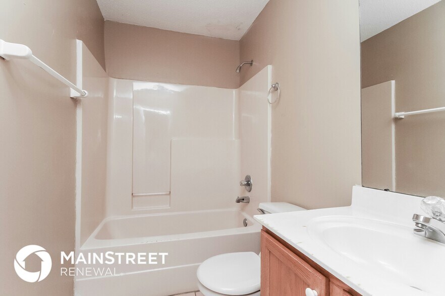 Building Photo - 4611 Chadwell Cove