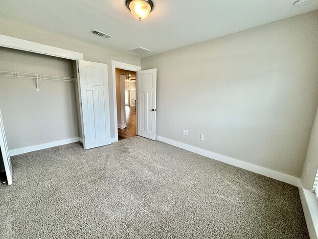 Building Photo - 5655 Dunridge Drive