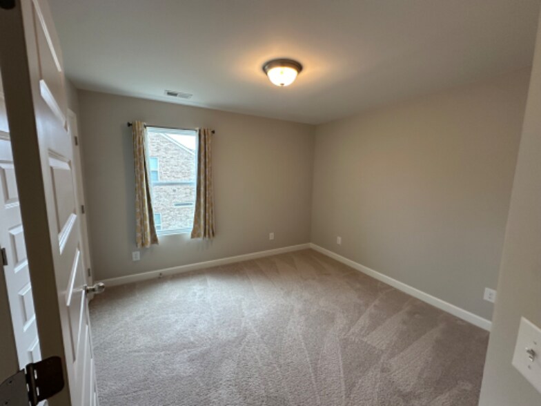 Building Photo - 131 Spadeleaf Blvd