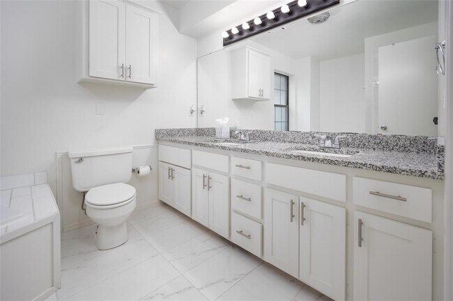 Building Photo - 1129 NW 176th St