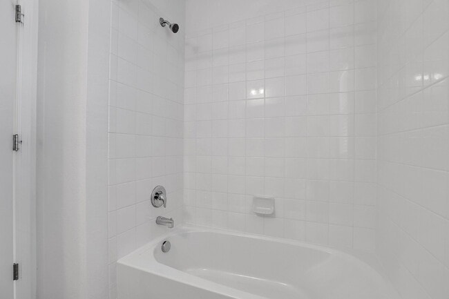 Building Photo - $2,995.95,  4-bed, 3.5-bath, located in Aurora with beautiful finishes.