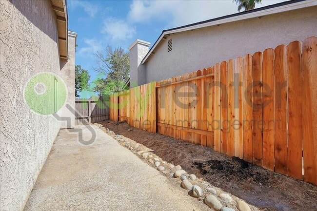 Building Photo - 8645 Meandering Way