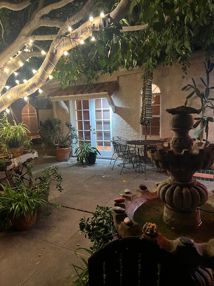 Building Photo - 1124 Hi Point St