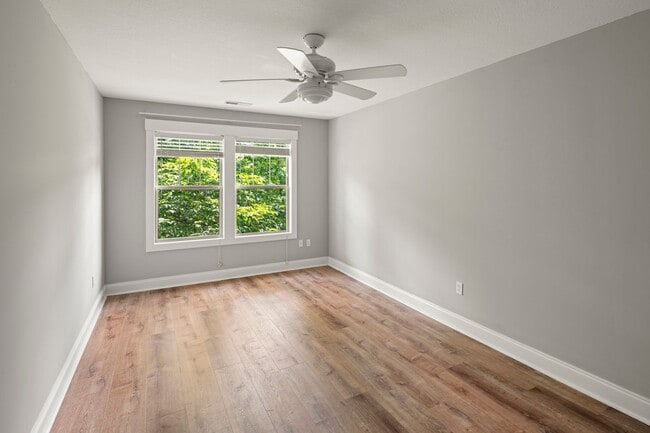 Building Photo - Beautiful Beaverdam Home