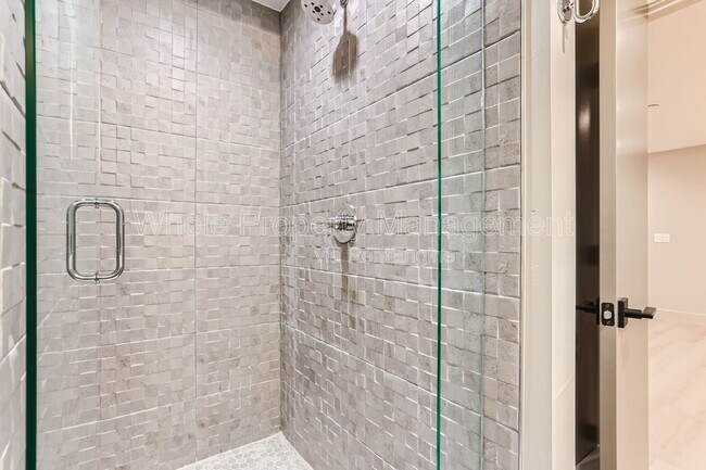 Building Photo - 2321 S High St