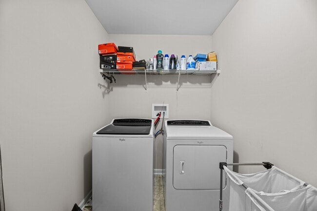 Building Photo - 211 Lynden Ln